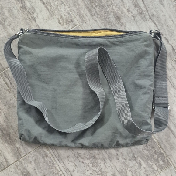 Baggallini Gray Messenger Bag - Picture 4 of 6